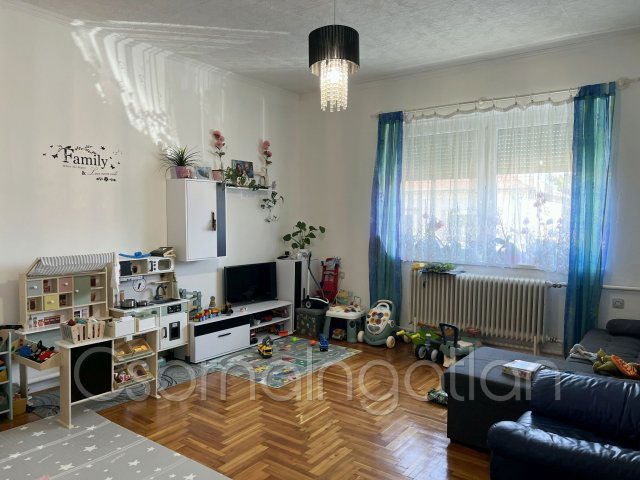 Eladó téglalakás, Bősárkányon 33.9 M Ft, 2 szobás