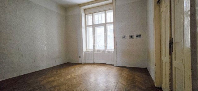 Eladó téglalakás, Budapesten, VI. kerületben 74.9 M Ft, 2 szobás