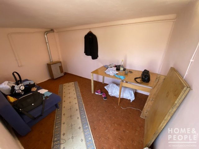 Eladó családi ház, Szegeden 41.99 M Ft, 2 szobás