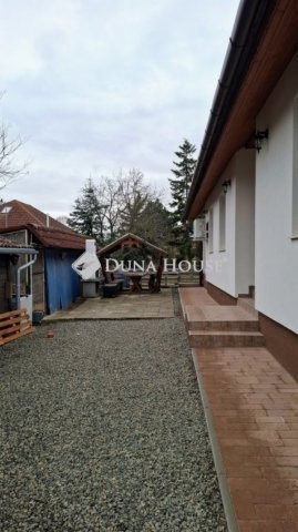 Eladó családi ház, Szadán 118.5 M Ft, 3 szobás