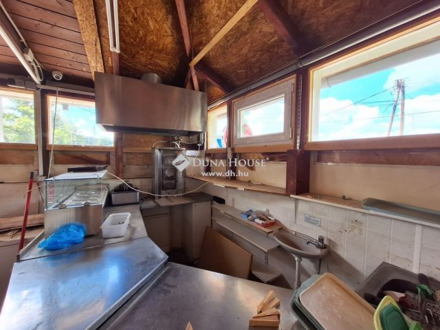 Eladó üzlethelyiség, Mendén 199 M Ft, 1 szobás