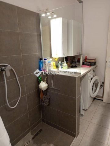 Eladó ikerház, Komlón 27.49 M Ft, 3 szobás