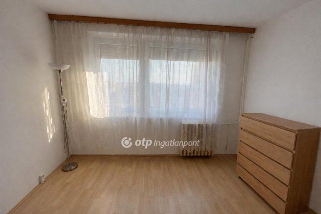 Eladó panellakás, Győrött 46.9 M Ft, 2 szobás