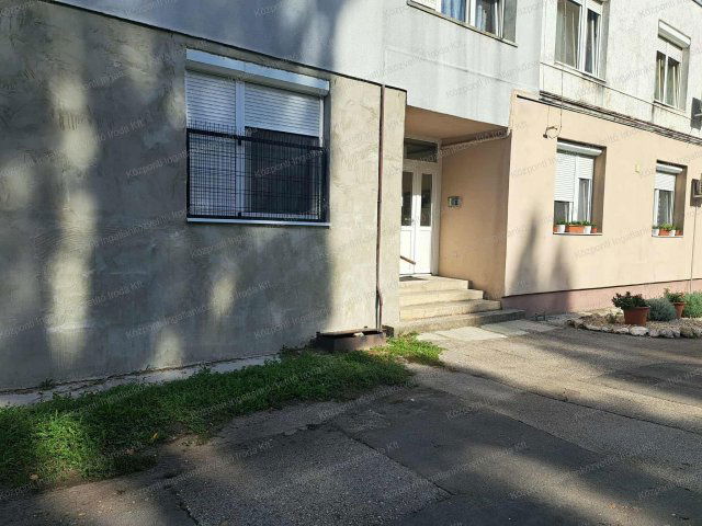 Eladó panellakás, Tatabányán 32.99 M Ft, 2 szobás