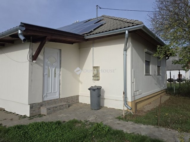 Eladó családi ház, Görcsönyben 79.9 M Ft, 3+2 szobás