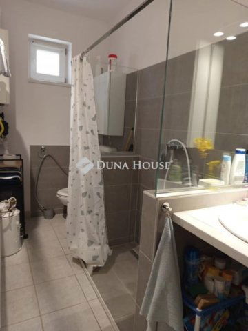 Eladó ikerház, Komlón 27.49 M Ft, 3 szobás