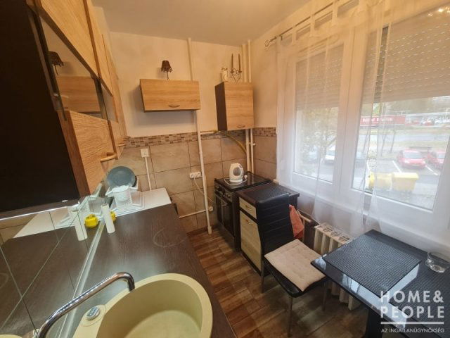 Eladó téglalakás, Szegeden 50.2 M Ft, 2 szobás