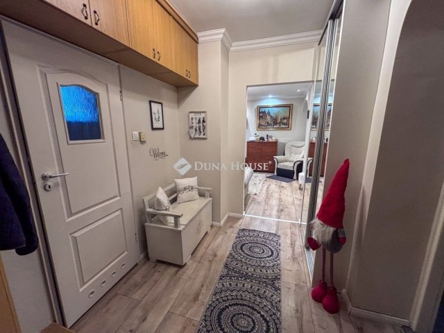 Eladó téglalakás, Dunakeszin 95 M Ft, 3 szobás