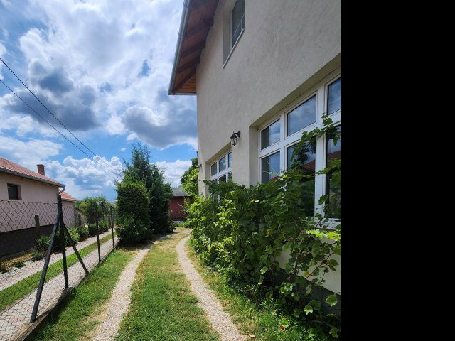 Eladó családi ház, Szigetszentmiklóson 165 M Ft, 6 szobás