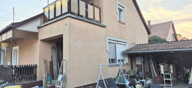 Eladó családi ház, Kiskunfélegyházán, Gerle utcában 64 M Ft