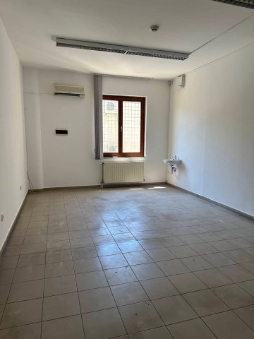 Kiadó üzlethelyiség, Pécsett 90 E Ft / hó, 1 szobás