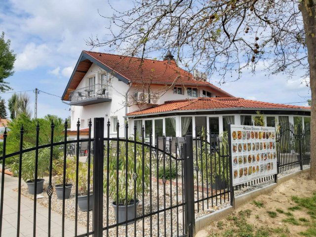 Eladó nyaraló, Gyenesdiáson 155 M Ft, 8+2 szobás