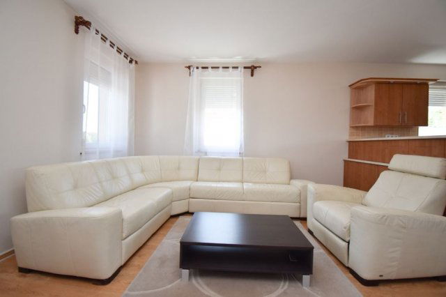 Kiadó téglalakás, albérlet, Debrecenben 360 E Ft / hó, 3 szobás