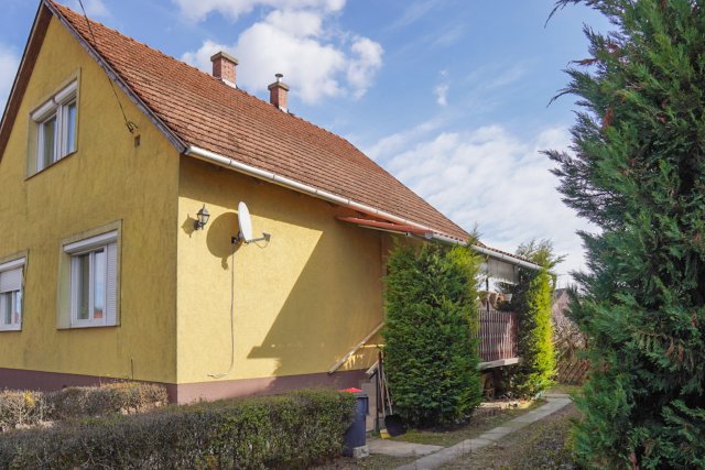 Eladó családi ház, Szigetszentmiklóson 113.5 M Ft, 5 szobás