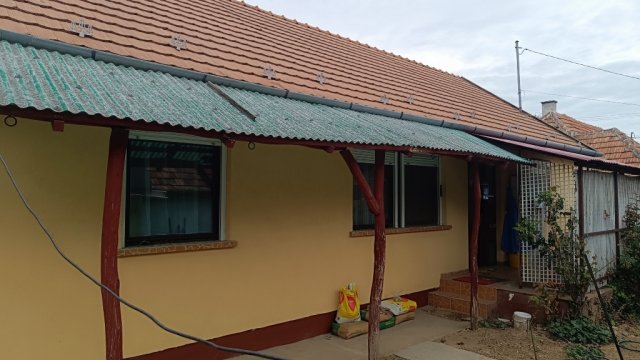 Eladó családi ház, Úrin 49.9 M Ft, 4 szobás