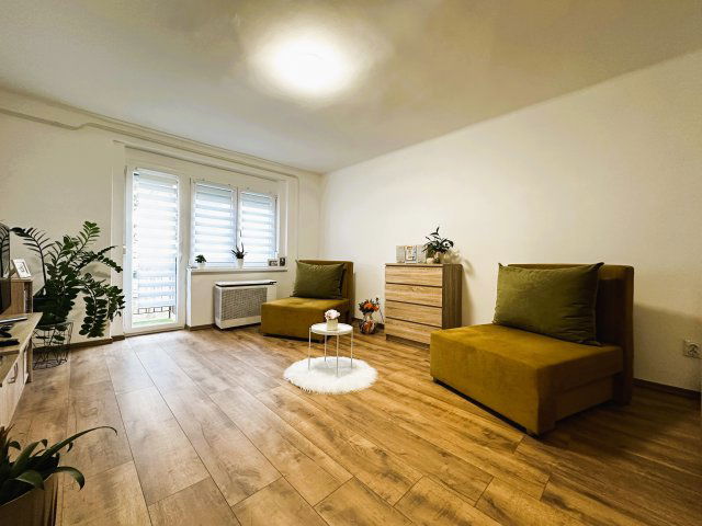 Eladó téglalakás, Pécsett 31.9 M Ft, 1 szobás