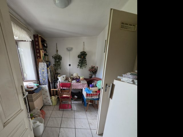 Eladó családi ház, Gyúrón 42 M Ft, 2 szobás