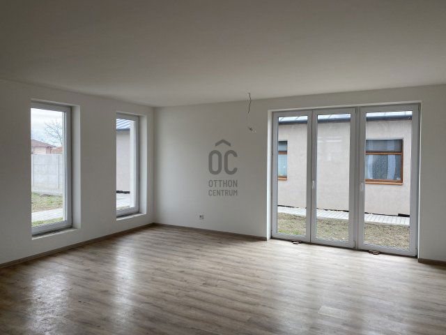 Eladó ikerház, Győrzámolyon 93 M Ft, 4 szobás