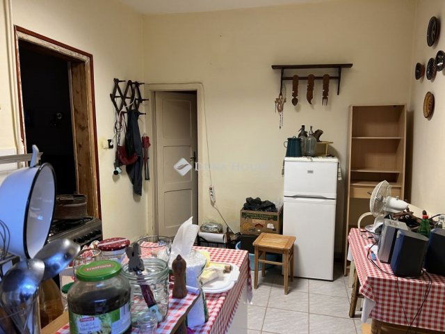 Eladó téglalakás, Pécsett 29.9 M Ft, 1 szobás