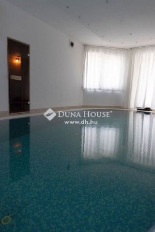 Eladó családi ház, Siófokon 375 M Ft, 7 szobás