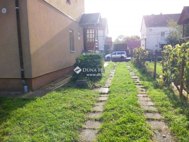 Eladó téglalakás, Székesfehérvárott 63.4 M Ft, 4 szobás