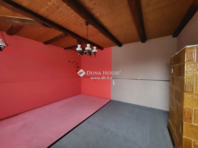 Eladó családi ház, Pétfürdőn 28 M Ft, 2 szobás