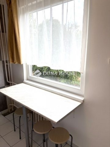 Eladó téglalakás, Esztergomban 55 M Ft, 2 szobás