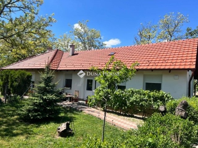 Eladó ipari ingatlan, Jászberényben 98 M Ft