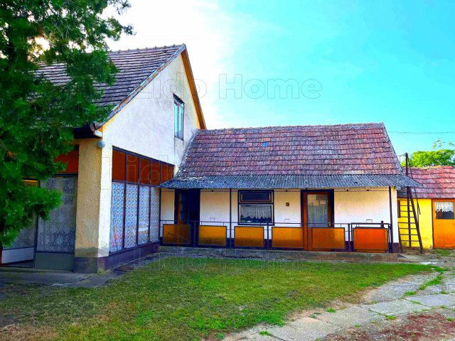 Eladó családi ház, Balatonbogláron 49 M Ft, 11 szobás