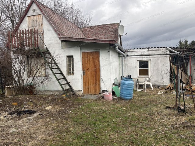 Eladó nyaraló, Tatabányán 14.5 M Ft, 2+1 szobás