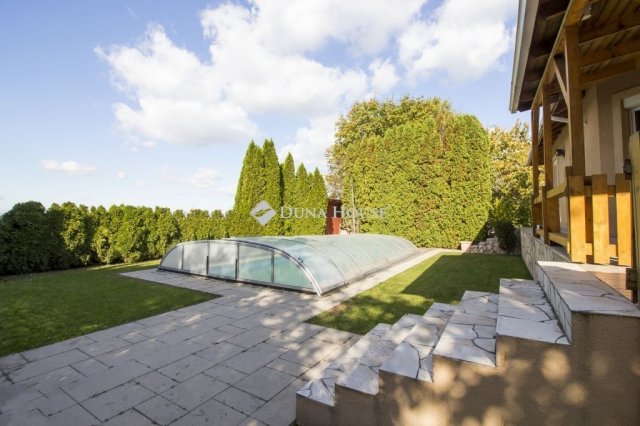 Eladó családi ház, Csömörön 189.9 M Ft, 4 szobás
