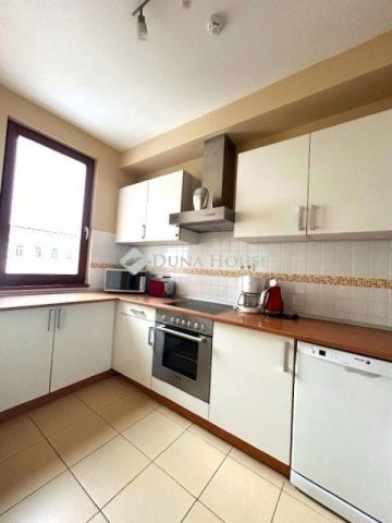 Eladó téglalakás, Budapesten, VI. kerületben 109.9 M Ft