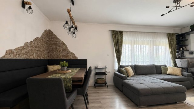 Kiadó téglalakás, albérlet, Debrecenben 750 E Ft / hó, 6 szobás