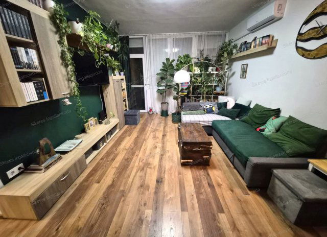 Eladó panellakás, Tatán 52.99 M Ft, 2 szobás