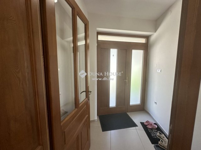 Eladó családi ház, Piliscsabán 205 M Ft, 5 szobás