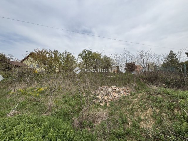 Eladó telek, Lábatlanon, Ady Endre utcában 8.5 M Ft