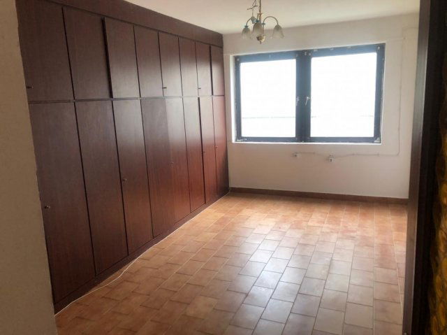 Eladó családi ház, Szigetszentmiklóson 85 M Ft, 6 szobás