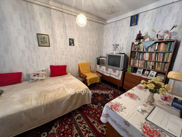 Eladó családi ház, Törökszentmiklóson 9.9 M Ft, 3 szobás