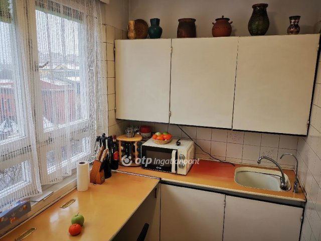 Eladó panellakás, Budapesten, III. kerületben 62.9 M Ft, 2 szobás