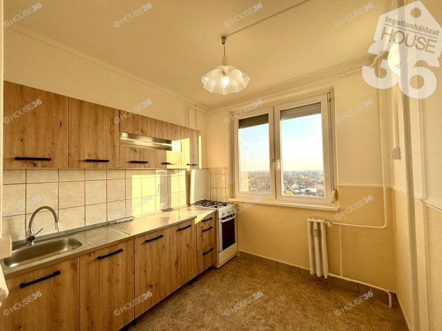 Eladó panellakás, Kiskunfélegyházán 32.9 M Ft, 2 szobás