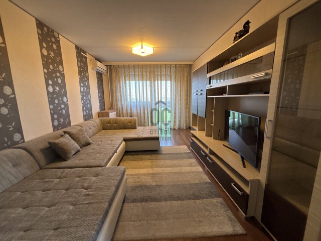 Eladó panellakás, Debrecenben 66.9 M Ft, 3 szobás