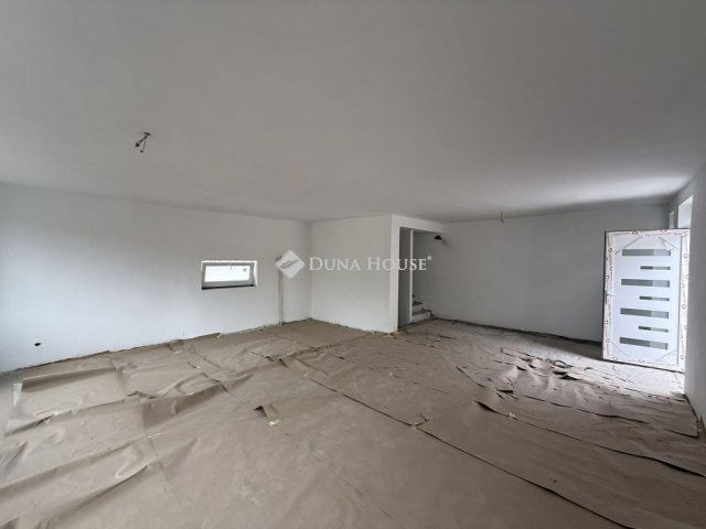 Eladó ikerház, Budapesten, XVII. kerületben 69.99 M Ft, 5 szobás