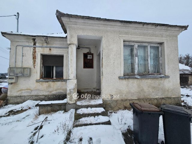 Eladó családi ház, Téten 25.9 M Ft, 2+1 szobás