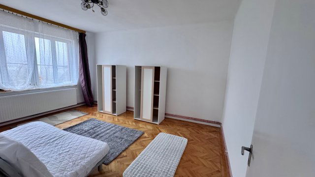 Kiadó családi ház, albérlet, Móron 240 E Ft / hó, 3 szobás