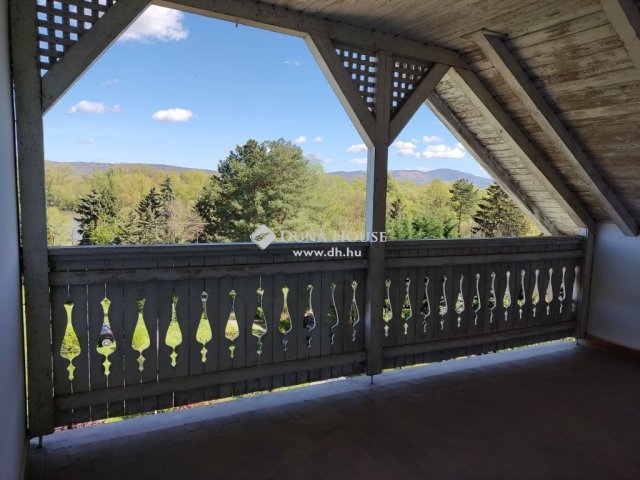 Eladó családi ház, Dunabogdányban 170 M Ft, 6+3 szobás