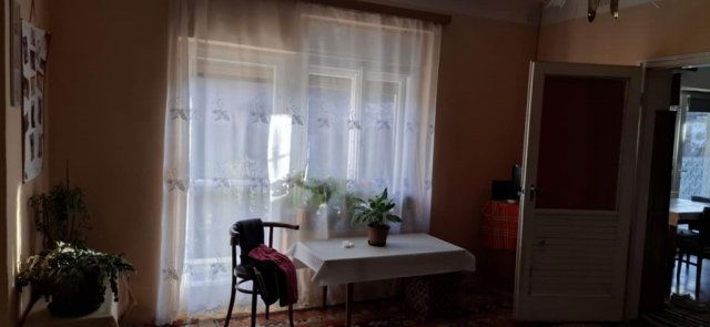 Eladó családi ház, Zengővárkonyon 35 M Ft, 3 szobás