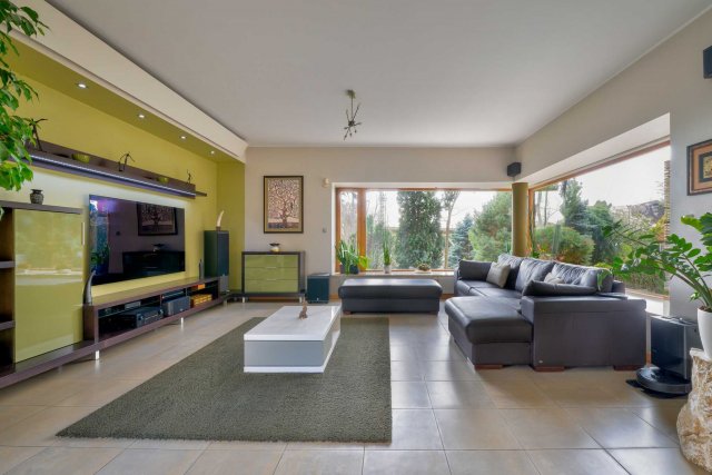 Eladó családi ház, Budajenőn 399.9 M Ft, 6 szobás