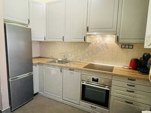 Kiadó téglalakás, albérlet, Budapesten, VI. kerületben