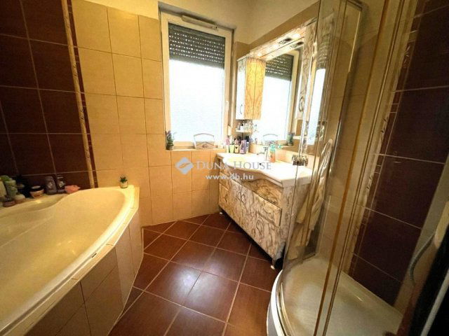 Eladó családi ház, Kecskeméten 129.8 M Ft, 5 szobás