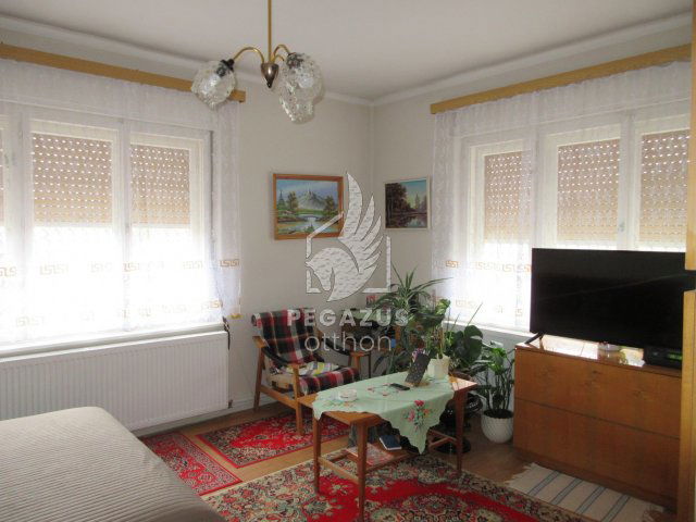 Eladó családi ház, Ózdon 20.9 M Ft, 6 szobás